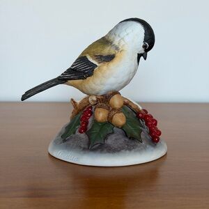 Andrea By Sadek 1994 Limited Edition Chickadee Holly Acorn Bird Figurine286/5000